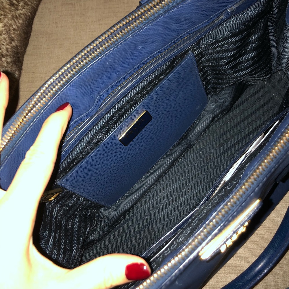 Prada Galleria Tote - Picture 5 of 6